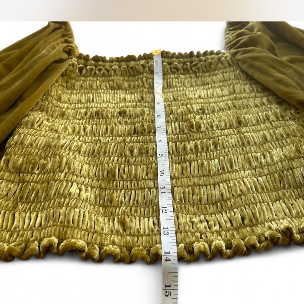 by |Anthropologiel Velvet Puff Sleeved Smocked Blouse Gold NWT Woman’s Large - Picture 7 of 9